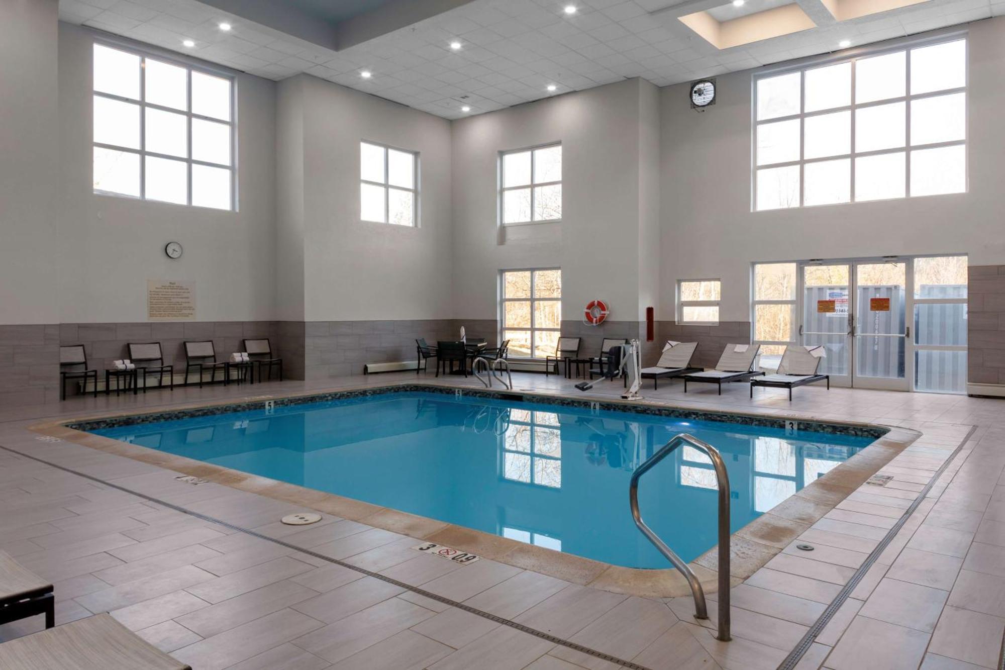 Hampton Inn By Hilton Concord/Bow Zewnętrze zdjęcie